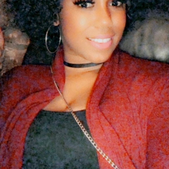 Meet your Posher, Emily - Picture 4 of 5